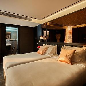 Premier Room
